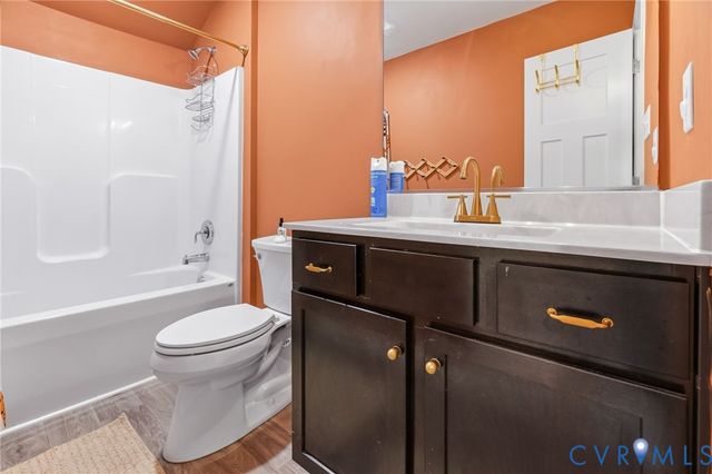 9319 Lavenham Ct, Midlothian, VA 23112