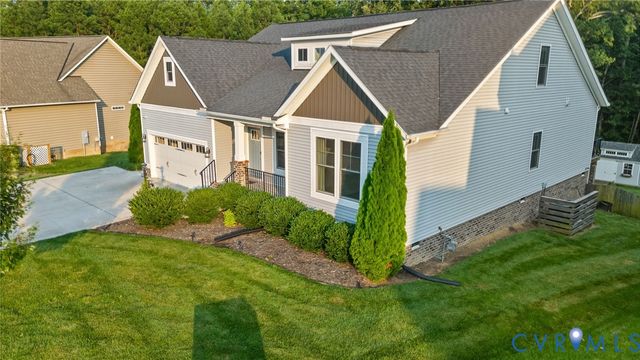 9319 Lavenham Ct, Midlothian, VA 23112