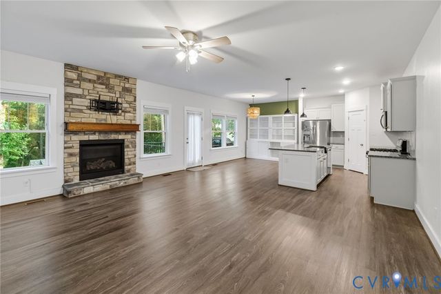 9319 Lavenham Ct, Midlothian, VA 23112
