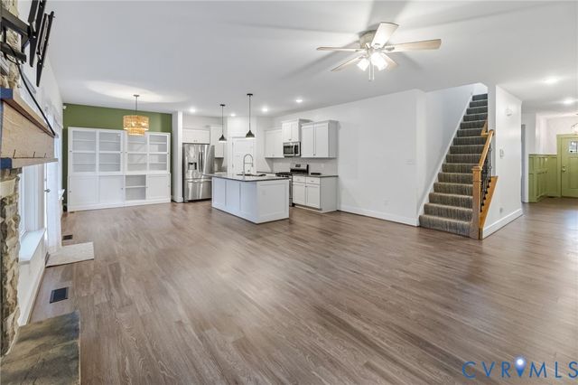 9319 Lavenham Ct, Midlothian, VA 23112