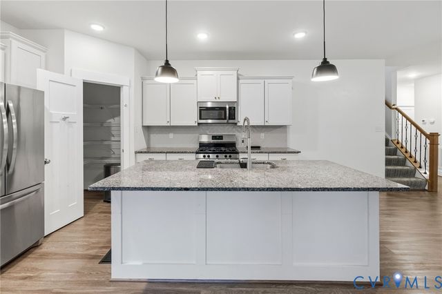 9319 Lavenham Ct, Midlothian, VA 23112
