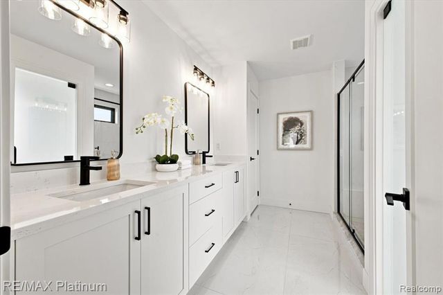 1309 Walloon Way, Lake Orion, MI 48360
