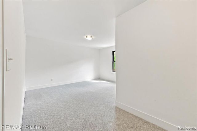 1309 Walloon Way, Lake Orion, MI 48360