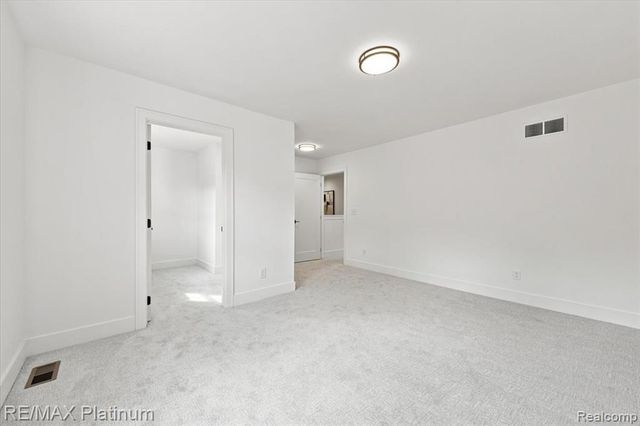 1309 Walloon Way, Lake Orion, MI 48360