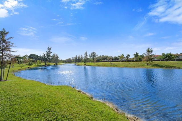 7230 NW 174th Terrace 204, Hialeah, FL 33015