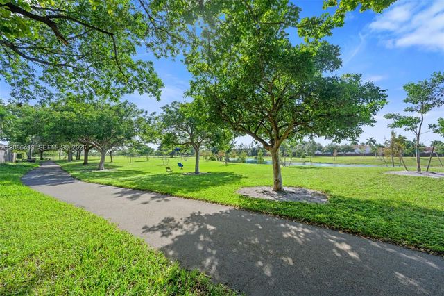 7230 NW 174th Terrace 204, Hialeah, FL 33015