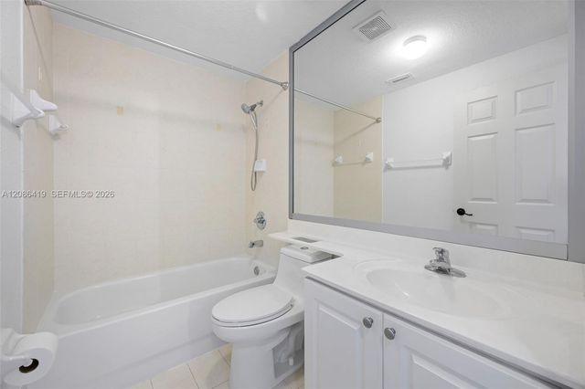 7230 NW 174th Terrace 204, Hialeah, FL 33015