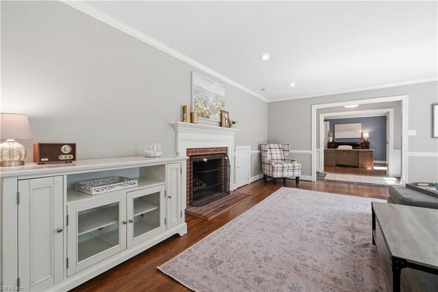 319 Parkway DR, Newport News, VA 23606
