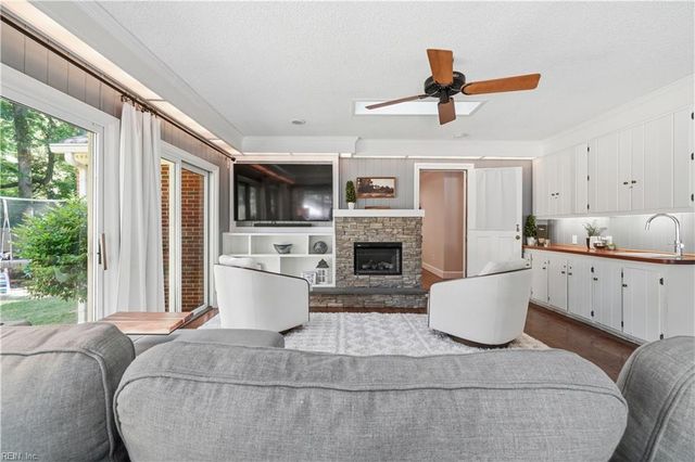 319 Parkway DR, Newport News, VA 23606