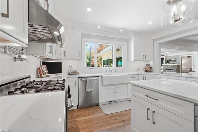 319 Parkway DR, Newport News, VA 23606