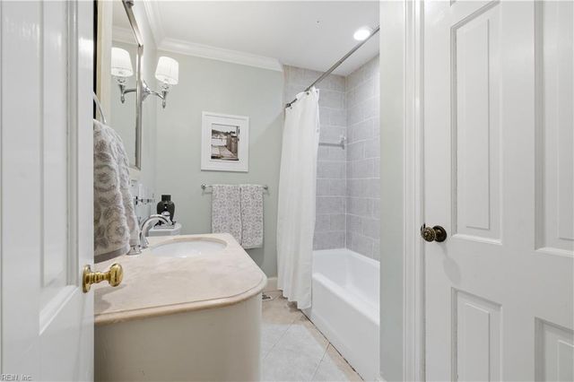 319 Parkway DR, Newport News, VA 23606