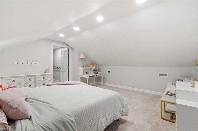 319 Parkway DR, Newport News, VA 23606