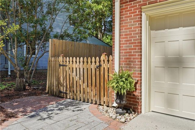 319 Parkway DR, Newport News, VA 23606