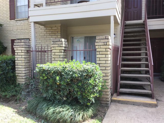 2120 El Paseo Street 1807, Houston, TX 77054