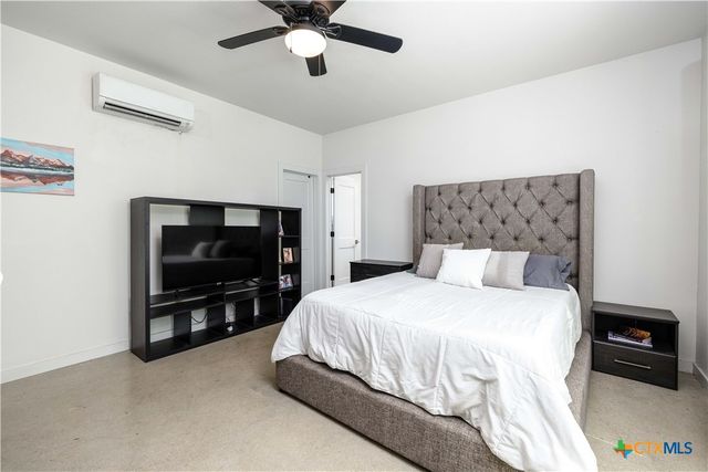 1124 Katy Street, New Braunfels, TX 78130