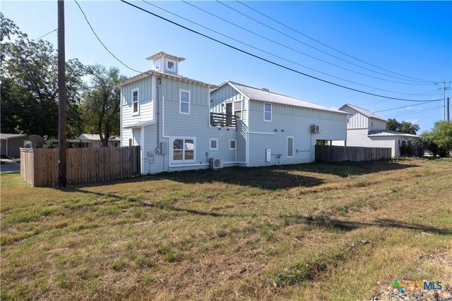 1124 Katy Street, New Braunfels, TX 78130