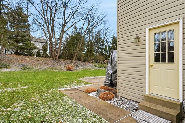 506 Saint Phillips Ct, Cranberry Twp, PA 16066