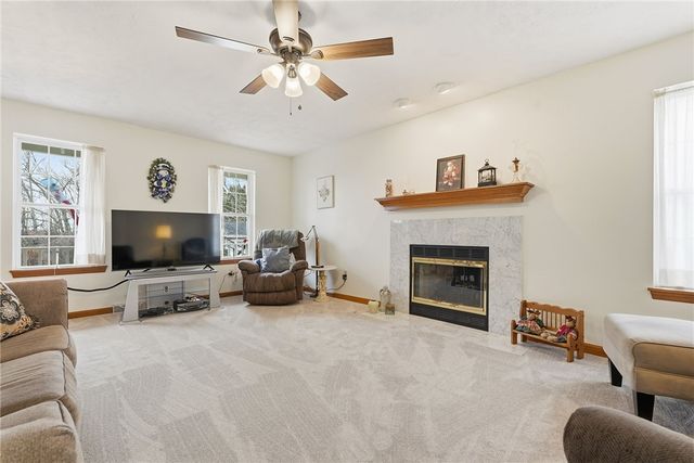 506 Saint Phillips Ct, Cranberry Twp, PA 16066