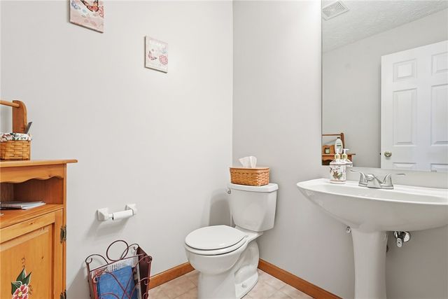 506 Saint Phillips Ct, Cranberry Twp, PA 16066