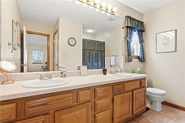 506 Saint Phillips Ct, Cranberry Twp, PA 16066