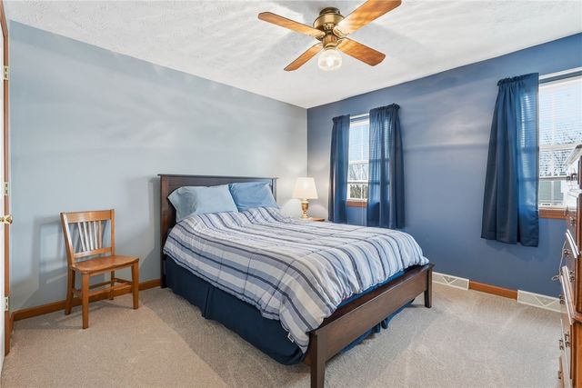 506 Saint Phillips Ct, Cranberry Twp, PA 16066