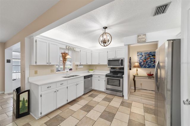 8625 SW 94 LANE G, Ocala, FL 34481