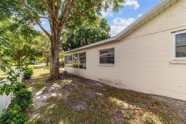 8625 SW 94 LANE G, Ocala, FL 34481