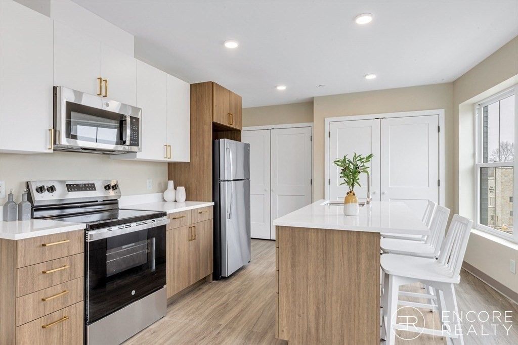 375 Cummins Hwy 301, Boston, MA 02131