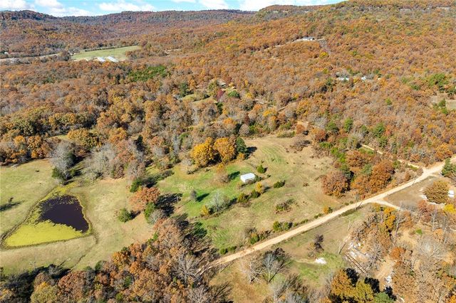 684 CR 9204, Alpena, AR 72611