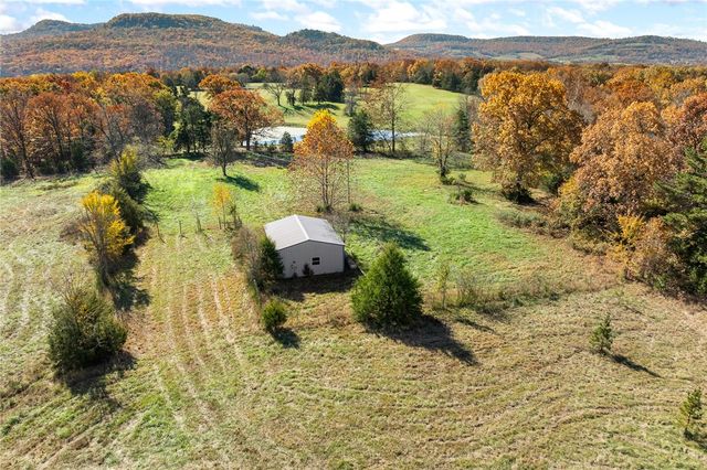 684 CR 9204, Alpena, AR 72611