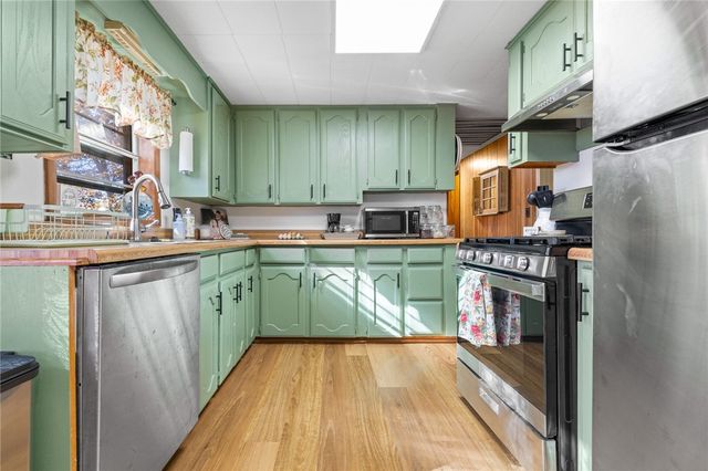 684 CR 9204, Alpena, AR 72611