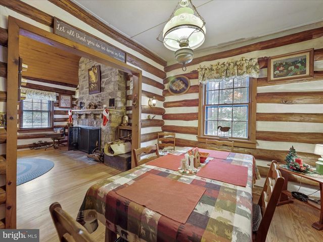 10086 GOLF COURSE RD, Fayetteville, PA 17222