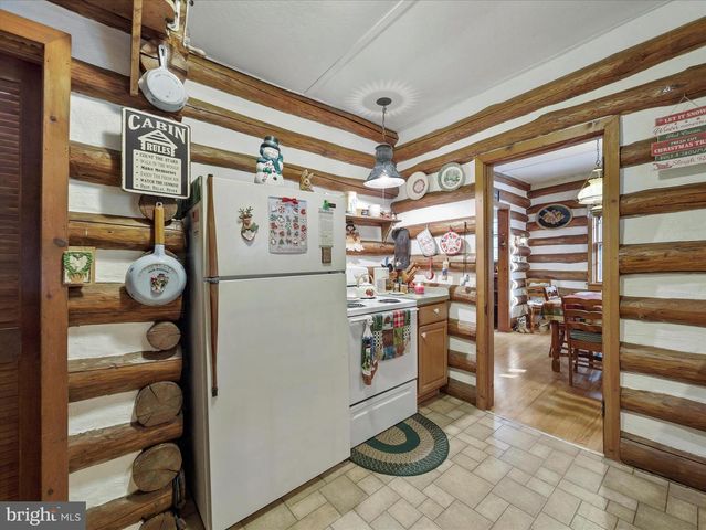 10086 GOLF COURSE RD, Fayetteville, PA 17222