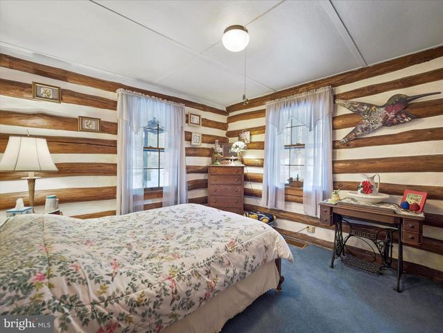 10086 GOLF COURSE RD, Fayetteville, PA 17222