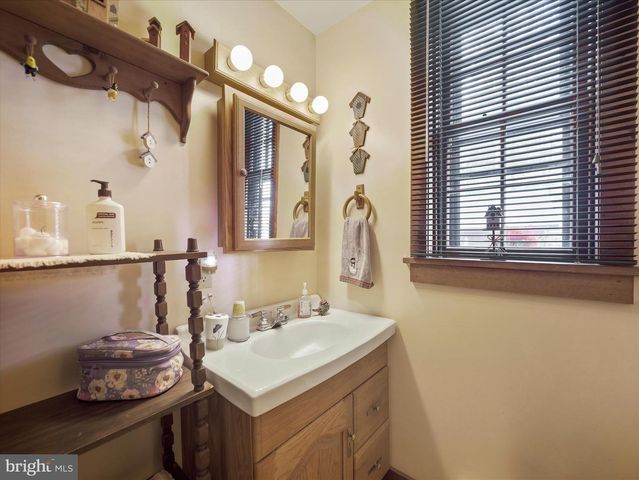 10086 GOLF COURSE RD, Fayetteville, PA 17222