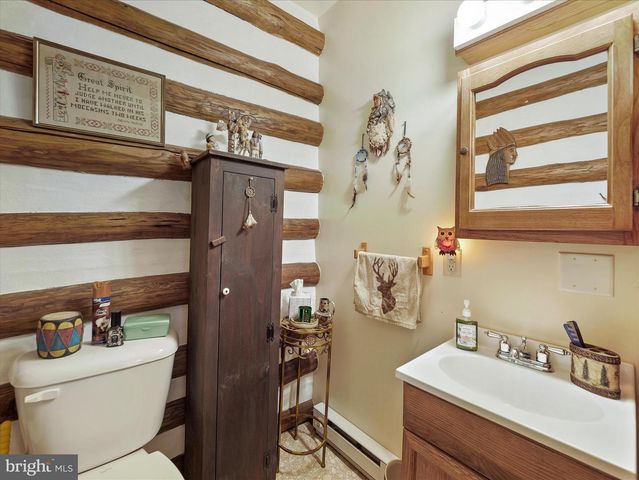 10086 GOLF COURSE RD, Fayetteville, PA 17222