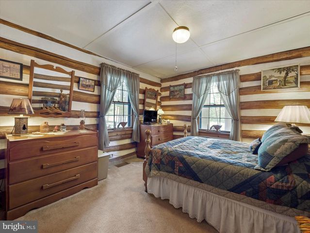 10086 GOLF COURSE RD, Fayetteville, PA 17222