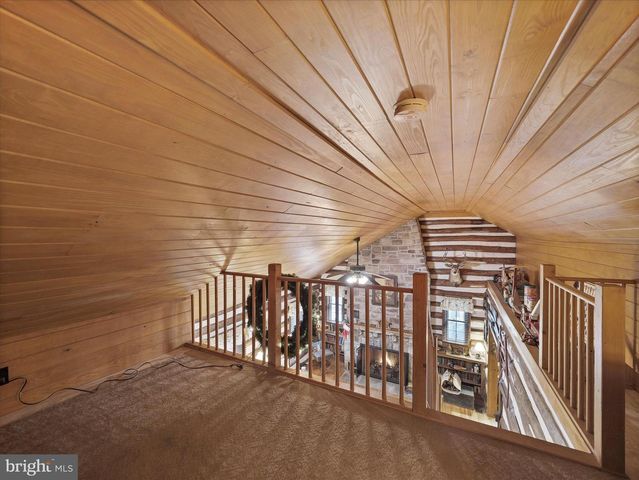 10086 GOLF COURSE RD, Fayetteville, PA 17222