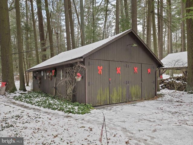 10086 GOLF COURSE RD, Fayetteville, PA 17222