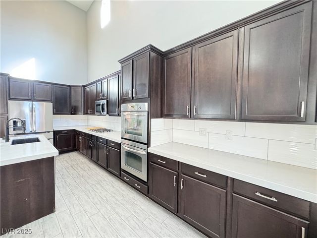 7643 Harmony Peak Street, Las Vegas, NV 89166