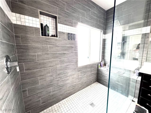 7643 Harmony Peak Street, Las Vegas, NV 89166