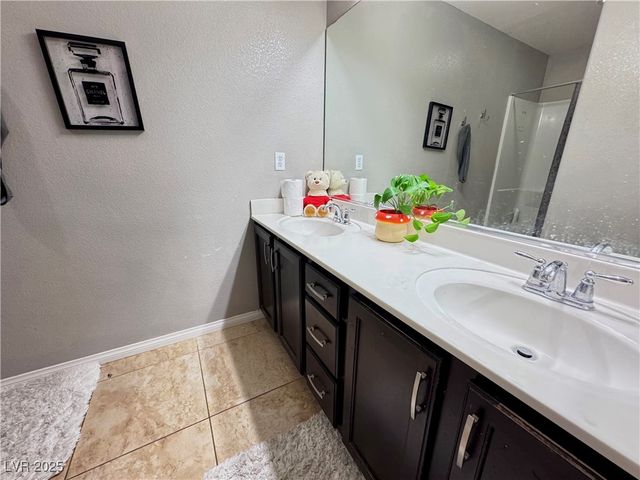 7643 Harmony Peak Street, Las Vegas, NV 89166