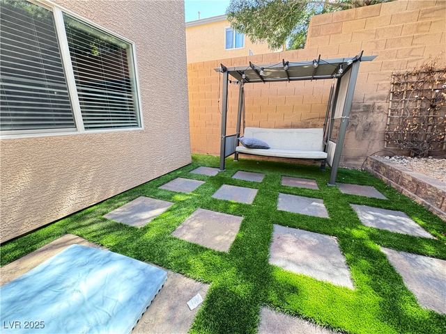 7643 Harmony Peak Street, Las Vegas, NV 89166