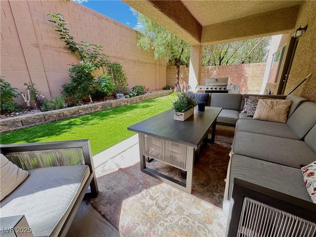 7643 Harmony Peak Street, Las Vegas, NV 89166