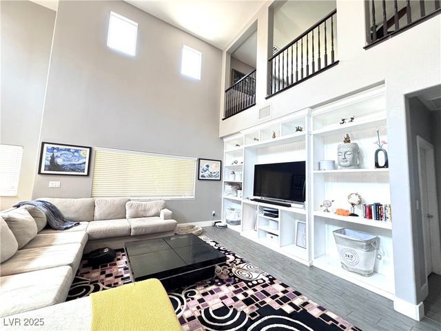 7643 Harmony Peak Street, Las Vegas, NV 89166