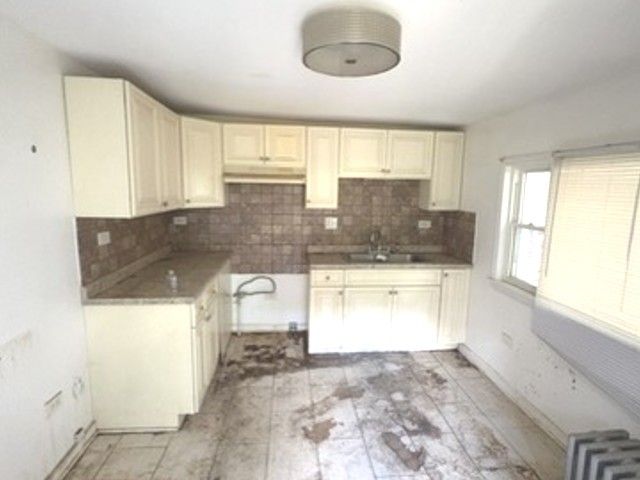 7837 S Dobson Avenue, Chicago, IL 60619