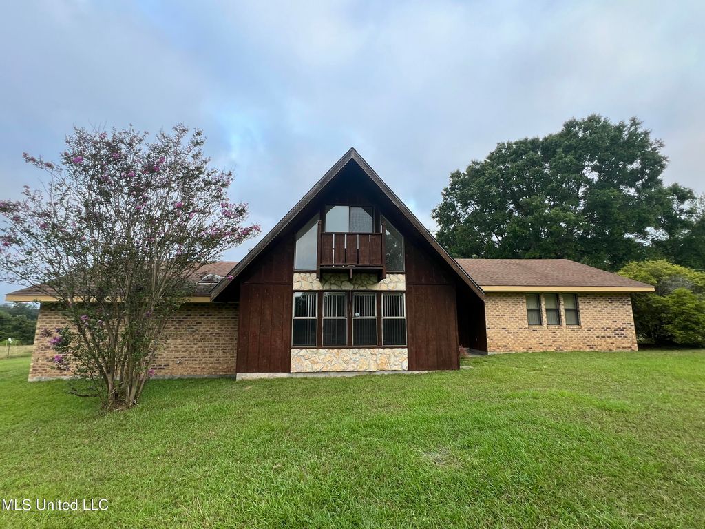 1273 Hilt Fornea Road, Poplarville, MS 39470