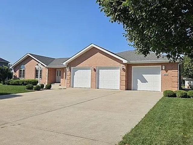 18816 S Chestnut Drive, Shorewood, IL 60404