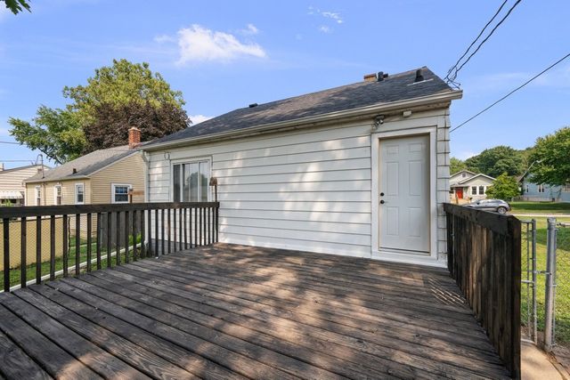 433 51st Street, Moline, IL 61265
