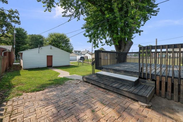 433 51st Street, Moline, IL 61265